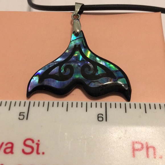 Shark Tail Shell choker - Picture 3 of 5